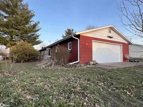 849 Mill St, Wapello, IA 52653