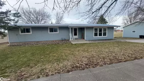 419 W 4th St, New Market, IA 51646