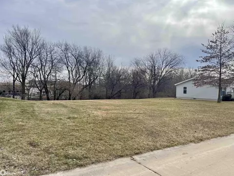 510 S Hosta Ave, Mount Pleasant, IA 52641