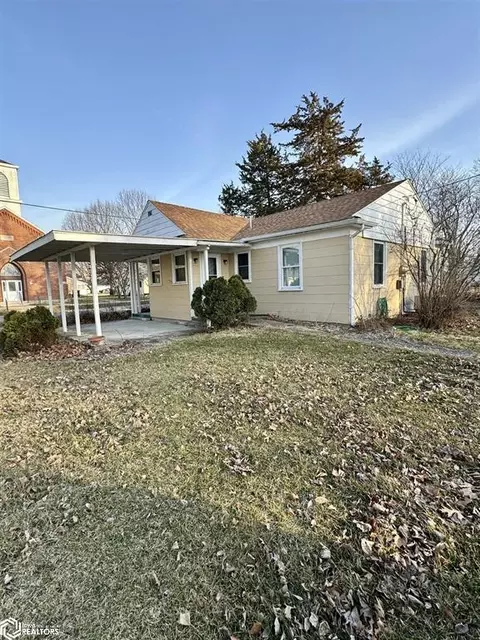 195 N Page St, Nauvoo, IL 62354