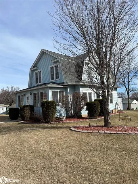 206 S Lincoln Ave, Graettinger, IA 51342