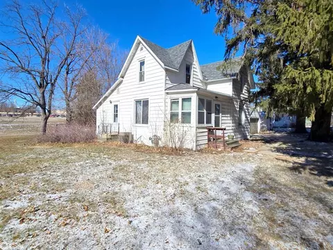 216 N 11th St, Forest City, IA 50436