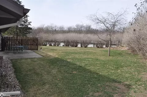 Exterior - 413 E Valley Dr, Carroll, IA 51401 photo 6 of 11