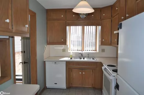Kitchen - 413 E Valley Dr, Carroll, IA 51401 photo 1 of 6