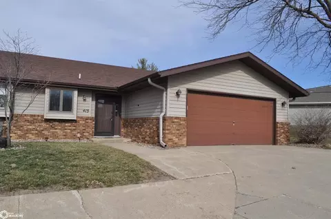 413 E Valley Dr, Carroll, IA 51401