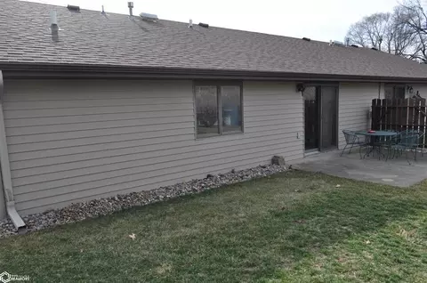 Exterior - 413 E Valley Dr, Carroll, IA 51401 photo 9 of 11