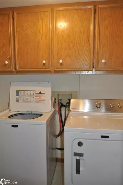 Kitchen - 413 E Valley Dr, Carroll, IA 51401 photo 6 of 6