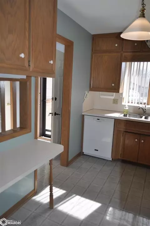 Kitchen - 413 E Valley Dr, Carroll, IA 51401 photo 3 of 6