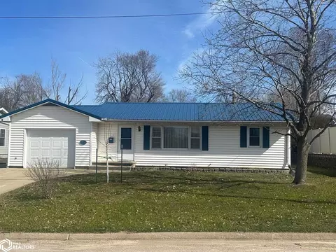 905 S 11th St, Centerville, IA 52544