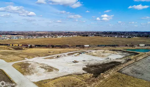 549 W 13th St, Nevada, IA 50201