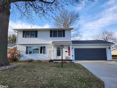 2104 N 3rd Ave E, Newton, IA 50208