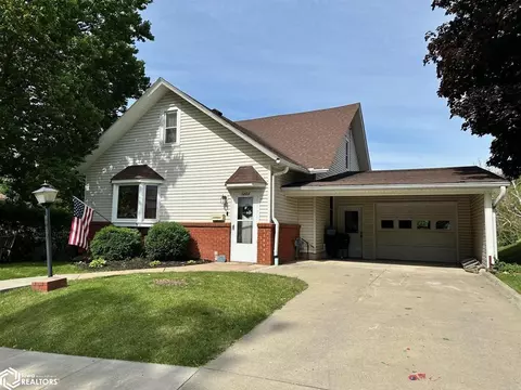 1203 Davis Ave, Corning, IA 50841