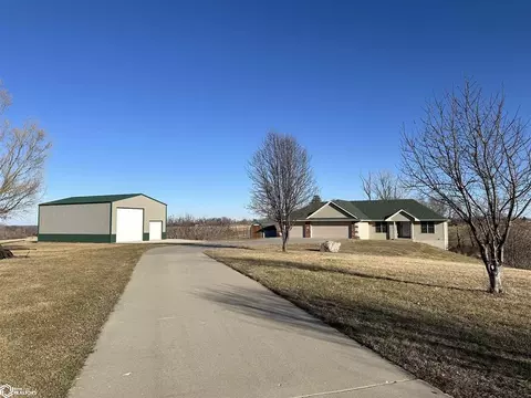 140 S 29th St, Marshalltown, IA 50158