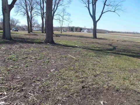 11915 Angle Rd, Ottumwa, IA 52501