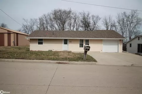 714 E Tarkio St E, Clarinda, IA 51632