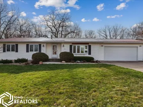 1023 E Oakbrook Ln, Mount Pleasant, IA 52641