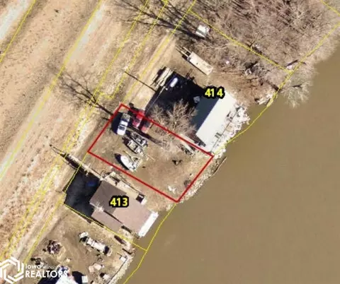 414 Edgewater Beach Rd, Burlington, IA 52601