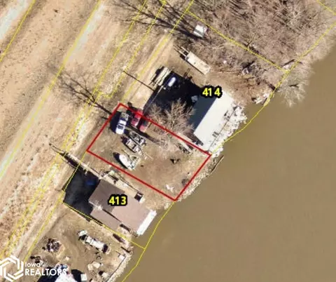 414 Edgewater Beach Rd, Burlington, IA 52601