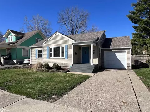 1002 S 2nd St, Fairfield, IA 52556