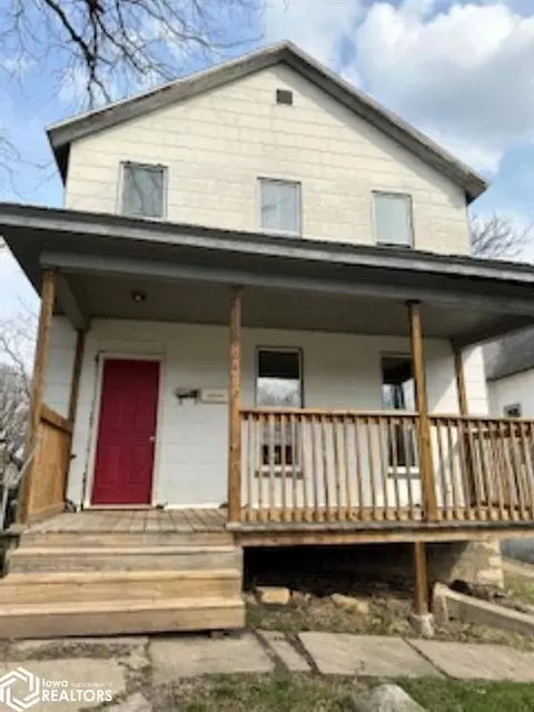 506 S 6th St, Burlington, IA 52601