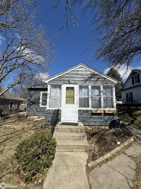 610 S Division St, Audubon, IA 50025