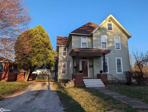 706 Summer St, Burlington, IA 52601