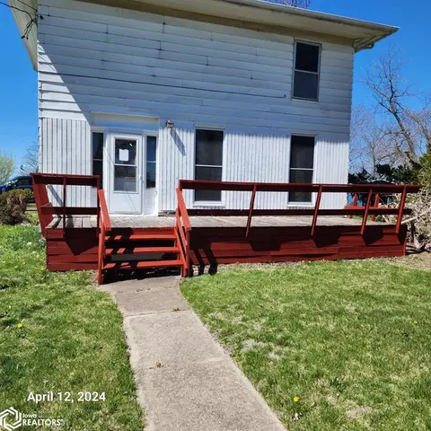 1205 Roland Ave, Chariton, IA 50049