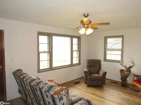 1475 15th St, Eldon, IA 52554 photo 2