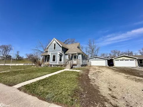 1006 15th St, Belle Plaine, IA 52208