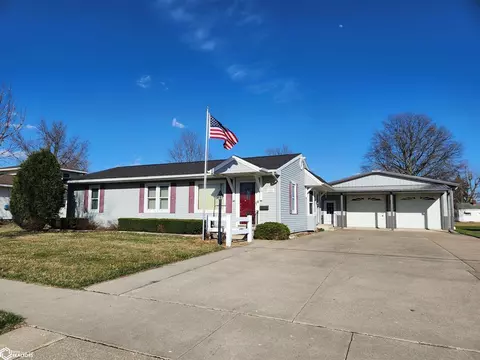 1318 Prince St, Grinnell, IA 50112