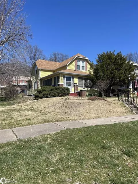 1335 Avenue C, Fort Madison, IA 52627