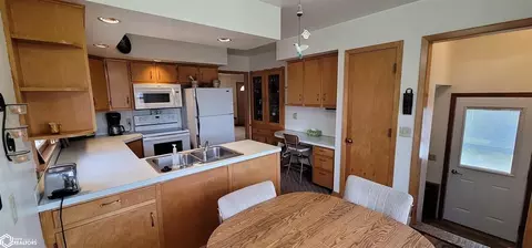 114 N Eugene St, Orient, IA 50858 photo 7