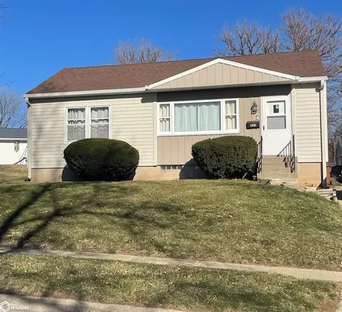 303 S Walnut St, Carroll, IA 51401