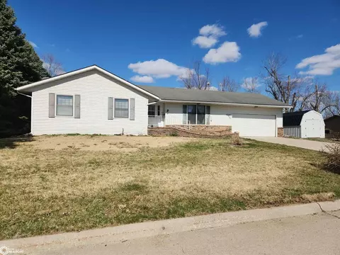 901 E 8th St, Tama, IA 52339