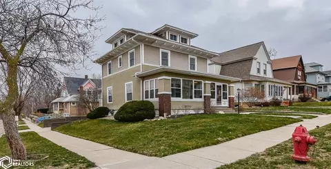 419 Park St, Marshalltown, IA 50158