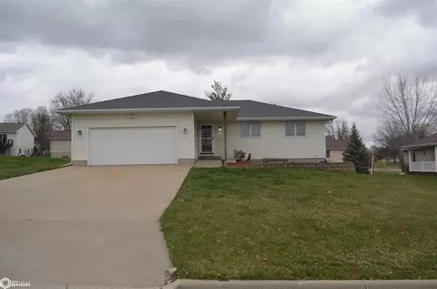 207 Marje Ct, Oskaloosa, IA 52577