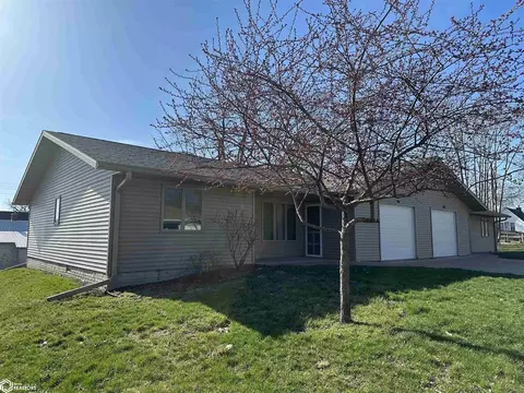 708 2nd St, Keosauqua, IA 52565