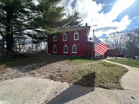 1403 Agency St, Burlington, IA 52601