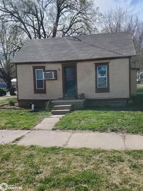 1701 Park, Hamburg, IA 51640
