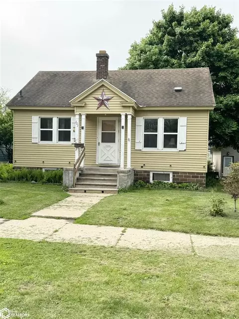 707 10th St NE, Mason City, IA 50401