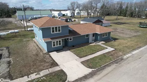 607 3rd St NW, Buffalo Center, IA 50424