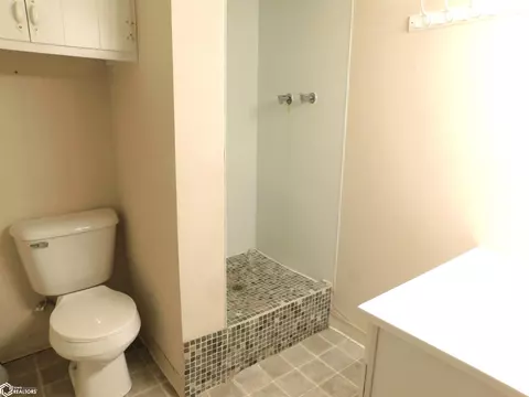 Bath - 2301 Frontier Rd, Denison, IA 51442 photo 4 of 4