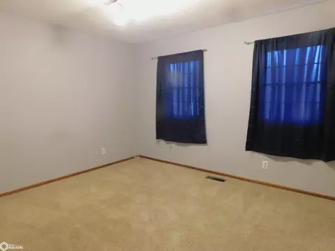 Bedroom - 2301 Frontier Rd, Denison, IA 51442 photo 2 of 3