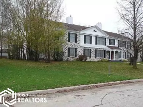 413 Lynn St #103, Carroll, IA 51401
