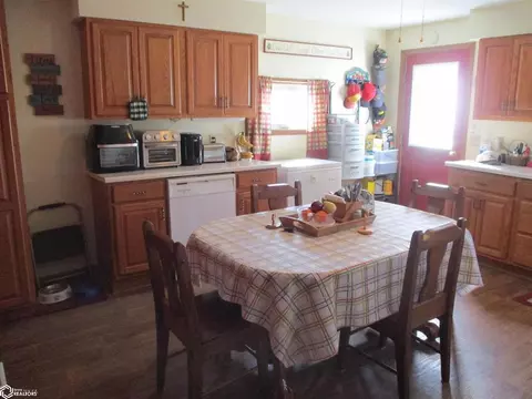 Dining - 610 4th St, Dedham, IA 51440 photo 1 of 1