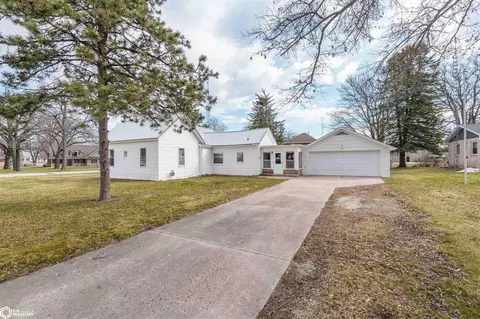 107 3rd St, Steamboat Rock, IA 50672
