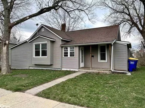 608 N Avenue C, Washington, IA 53353