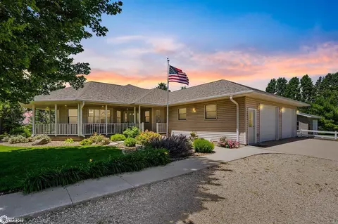 1751 200th St, State Center, IA 50247
