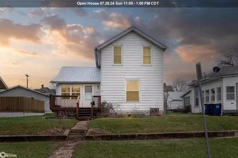308 5th St W, Vinton, IA 52349