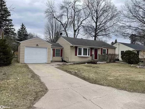 1651 6th St SW, Mason City, IA 50401